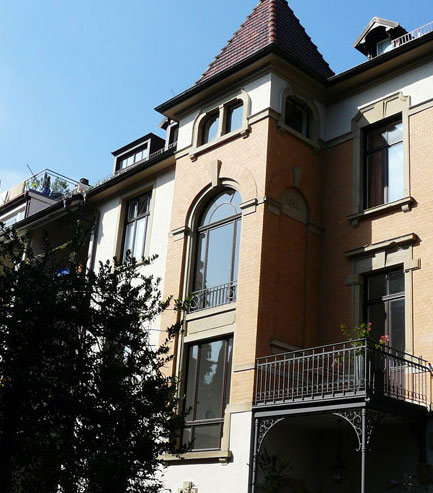 Treppenhausfenster vorher von außen